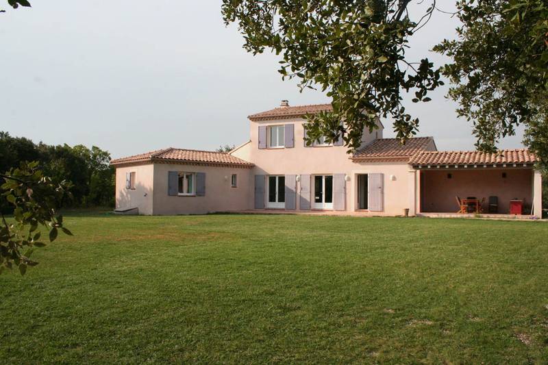 Villa Enclave des Papes En campagne, sur 1,5ha de terrain Villa Enclave des Papes En campagne, sur 1,5ha de terrain